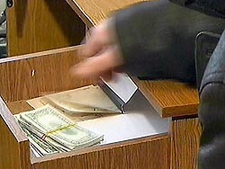 А вы устали давать взятки? А вы устали давать взятки?