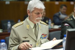 В НАТО обеспокоены ростом военной мощи России В НАТО обеспокоены ростом военной мощи России