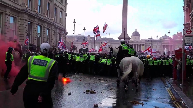 Англия бурлит