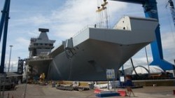 В Минобороны назвали новый британский авианосец «удобной целью» В Минобороны назвали новый британский авианосец «удобной целью»