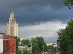 Май закончится грозой