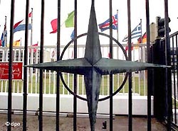 НАТО обвиняет Россию в пустословии НАТО обвиняет Россию в пустословии