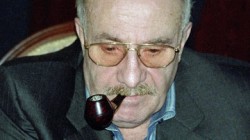 Умер драматург Эдуард Володарский Умер драматург Эдуард Володарский