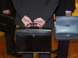 Чиновники воруют по закону Чиновники воруют по закону