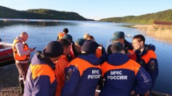 В Карелии перевернулась лодка с пятью детьми В Карелии перевернулась лодка с пятью детьми