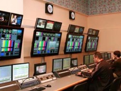 Киев требует отключить российские каналы Киев требует отключить российские каналы