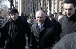 Ярош создает спецбатальон «Донбасс» Ярош создает спецбатальон «Донбасс»