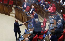 Никол Пашинян избран премьером Армении Никол Пашинян избран премьером Армении