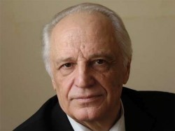 Валентин Сорокин: «Я стоял у огня в миг рожденья булата…» Валентин Сорокин: «Я стоял у огня в миг рожденья булата…»