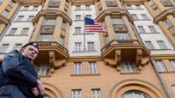 Россия собирается выслать 30 дипломатов США Россия собирается выслать 30 дипломатов США