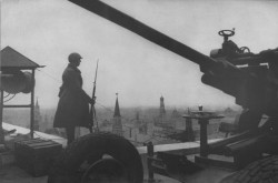 Москва под бомбами Москва под бомбами