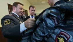 Полицейских переоденут за 16 миллиардов Полицейских переоденут за 16 миллиардов