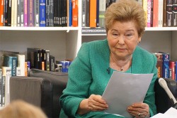 Наина Ельцина предложила считать 90-е годы святыми Наина Ельцина предложила считать 90-е годы святыми