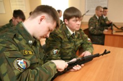 В гуманитарных вузах ликвидируют военные кафедры