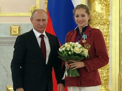 Российским олимпийцам подарили машины Российским олимпийцам подарили машины
