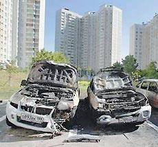В Москве продолжают гореть машины В Москве продолжают гореть машины