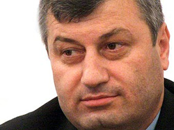 Кокойты отменил коммунальные платежи Кокойты отменил коммунальные платежи
