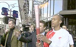 МОК может потушить Олимпийский огонь МОК может потушить Олимпийский огонь