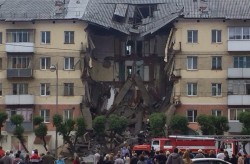 В Кемеровской области обрушился подъезд жилого дома В Кемеровской области обрушился подъезд жилого дома