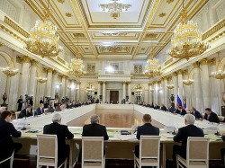 Владимир Путин: «России нужна сильная, конкурентоспособная наука» Владимир Путин: «России нужна сильная, конкурентоспособная наука»