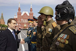 Медведев активизировал борьбу с фальсификацией истории Медведев активизировал борьбу с фальсификацией истории