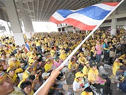 Тайская оппозиция выпустит туристов из Бангкока