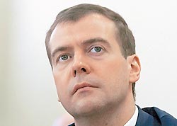 Медведев подал документы в ЦИК