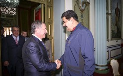 Москва и Каракас потратят на нефть более 14 миллиардов Москва и Каракас потратят на нефть более 14 миллиардов
