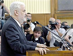 Парламент Сербии утвердил новое правительство Парламент Сербии утвердил новое правительство