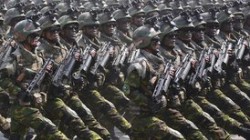 Пхеньян провел военный парад накануне Олимпиады