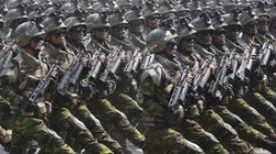 Пхеньян провел военный парад накануне Олимпиады Пхеньян провел военный парад накануне Олимпиады