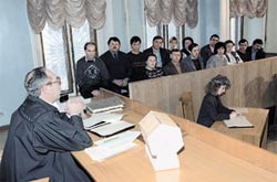 Судить судом равных Судить судом равных