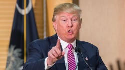 Трамп потребовал от России вернуть Сноудена в США Трамп потребовал от России вернуть Сноудена в США