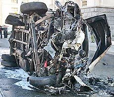 Два грузовика наехали на маршрутку Два грузовика наехали на маршрутку