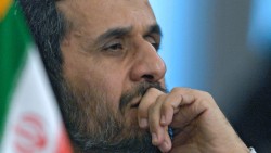 Ахмадинеджада вызвали на допрос Ахмадинеджада вызвали на допрос