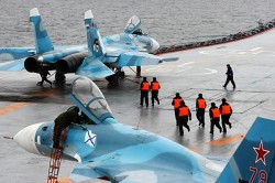 Су-33 упал в море при посадке на авианосец «Адмирал Кузнецов» Су-33 упал в море при посадке на авианосец «Адмирал Кузнецов»