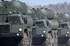 Медведев призвал Запад и Киев не надеяться на истощение запасов ракет у России