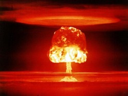 Иран пугает ядерной бомбой Иран пугает ядерной бомбой