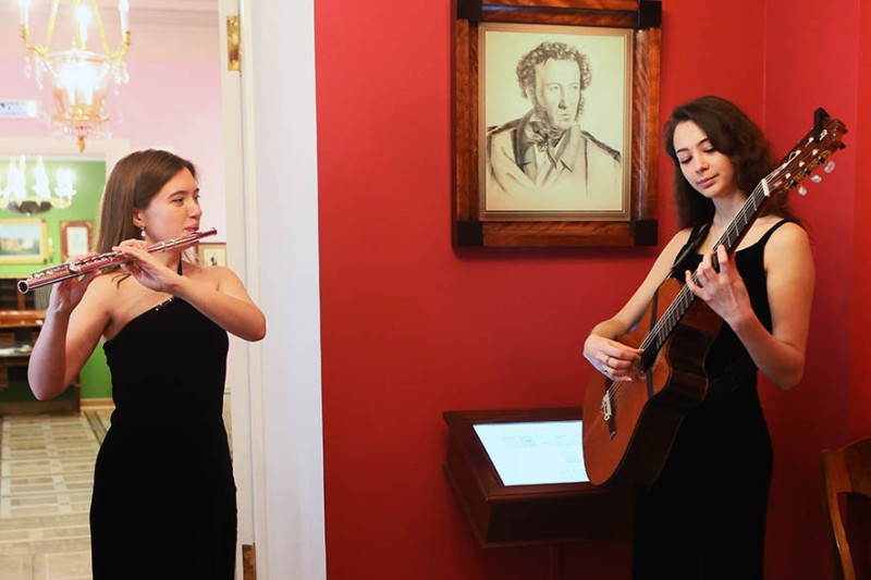 «Чистейшей прелести чистейший образец...»