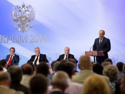 Владимир Путин: Крым объединяет Россию Владимир Путин: Крым объединяет Россию
