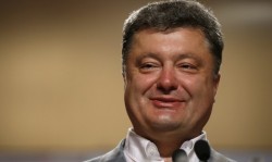 Порошенко ввел мораторий на выплату внешних долгов