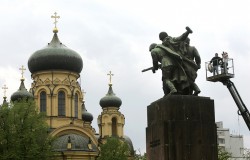 Сейм Польши проголосовал за снос всех советских памятников Сейм Польши проголосовал за снос всех советских памятников