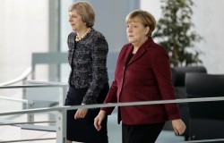 Меркель и Мэй поддержали ракетные удары США по Сирии Меркель и Мэй поддержали ракетные удары США по Сирии