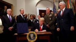 Трамп заявил о победе над ИГ в Сирии и Ираке Трамп заявил о победе над ИГ в Сирии и Ираке