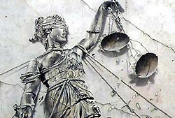 Российских судей научат правосудию