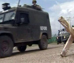 Численность войск НАТО в Косово уменьшится на треть