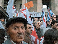 Саакашвили расколол оппозицию Саакашвили расколол оппозицию