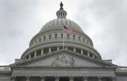 Сенат США предложил расширить санкции против России Сенат США предложил расширить санкции против России