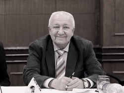 Скончался посол России в Индии Александр Кадакин Скончался посол России в Индии Александр Кадакин