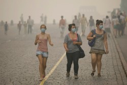Дым подбирается к Москве Дым подбирается к Москве
